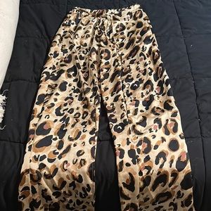 Boutique Cheetah Print Flowy Pants